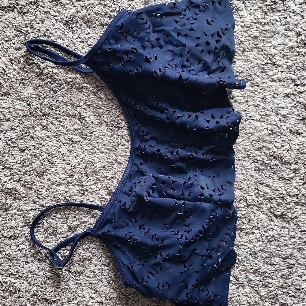 Jessica Simpson swim top